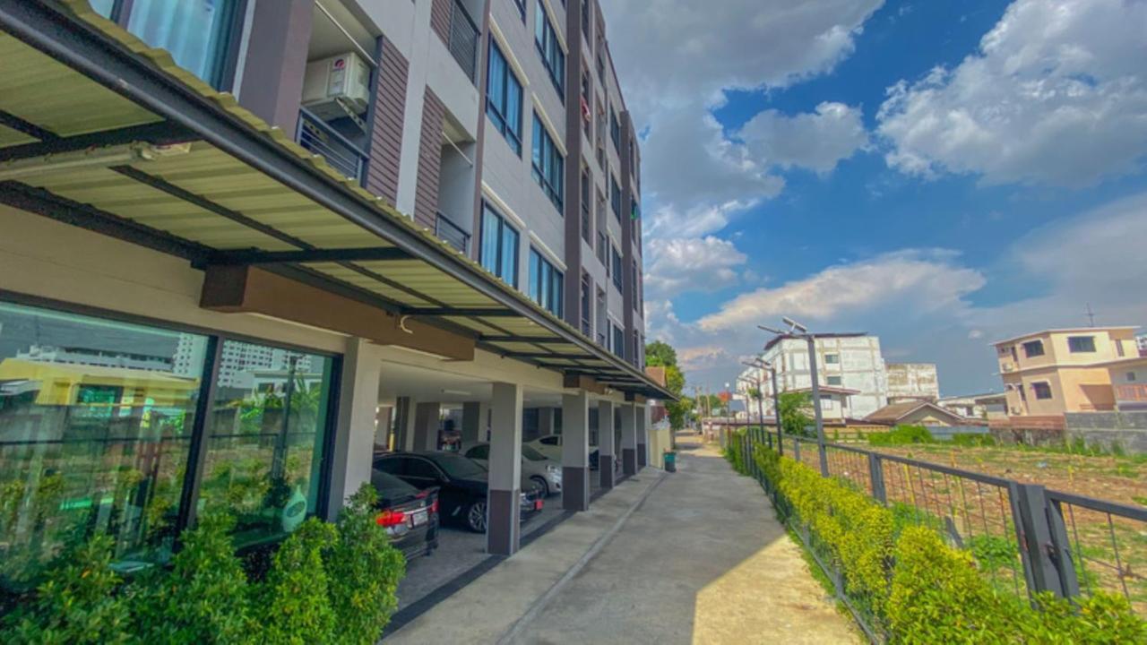 Plearnwan Deluxe Mansion Hotel Bangkok Luaran gambar
