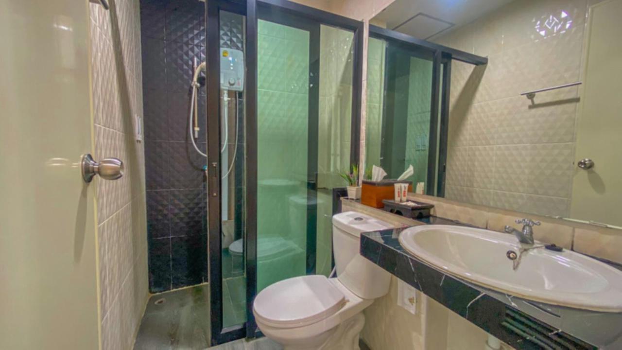 Plearnwan Deluxe Mansion Hotel Bangkok Luaran gambar